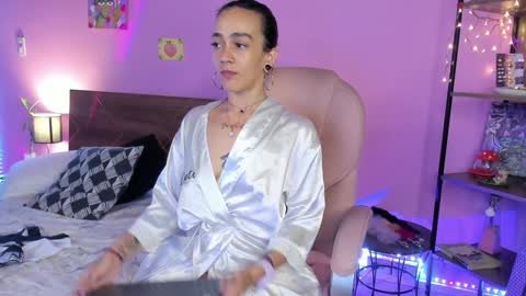 Snapshot of danna__castle chatting on 5, 2, 2025 Dannacastle online show from 5, 2, 2025