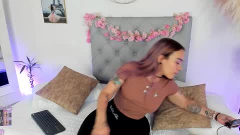 Snapshot of danna__castle chatting on 16, 12, 2025 Dannacastle online show from 16, 12, 2025