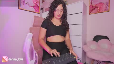 Danna Lovs online show from 10, 10, 2025