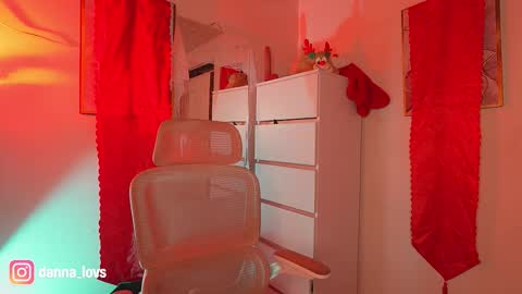 Danna Lovs online show from 14, 12, 2025