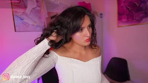Danna Lovs online show from 3, 4, 2026