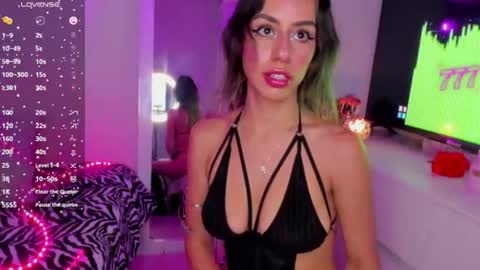 Danna Rhodes online show from 23, 7, 2026