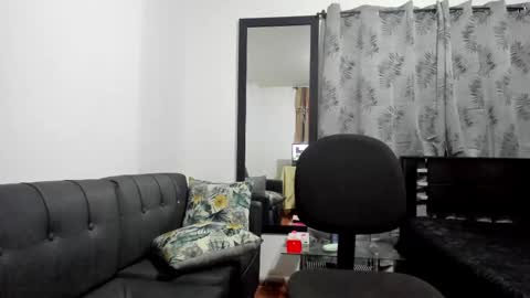 Snapshot of danna_tyson chatting on 12, 10, 2025 Danna Tyson online show from 12, 10, 2025