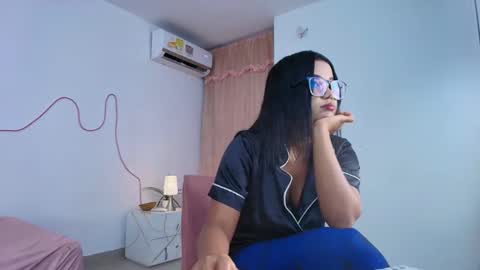 dannagabriella online show from 13, 4, 2026