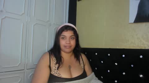 Danna Garza online show from 25, 2, 2025