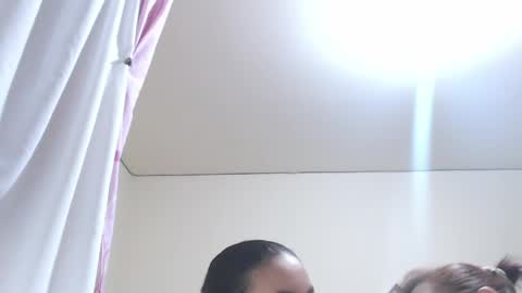 dannamomcerratt online show from 27, 5, 2026