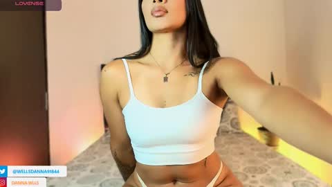 Snapshot of dannawells chatting on 10, 10, 2025 Danna Wells online show from 10, 10, 2025