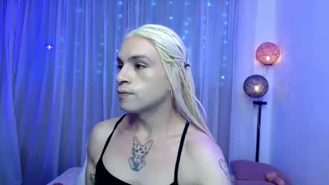 Snapshot of dannihotboy02 chatting on 10, 5, 2026 danni online show from 10, 5, 2026