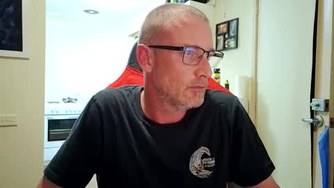 Snapshot of dannozdirekt chatting on 5, 11, 2025 dannozdirekt online show from 5, 11, 2025