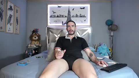 Danny and Alex online show from 12, 4, 2026