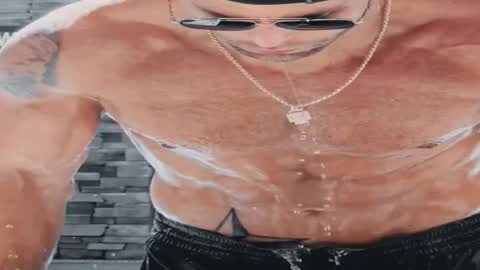 Snapshot of dannyland9 chatting on 19, 11, 2025 dannyland9 online show from 19, 11, 2025