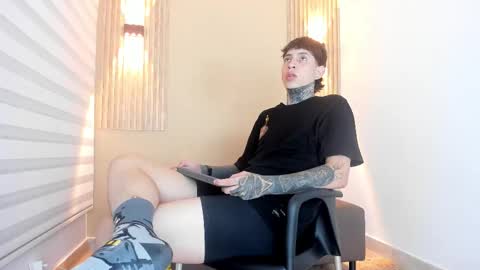 Snapshot of dante_armstrong chatting on 29, 11, 2025 dante_armstrong online show from 29, 11, 2025