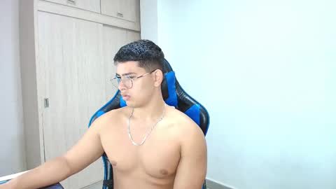 Snapshot of dantraxx chatting on 12, 1, 2025 Dantraxx online show from 12, 1, 2025