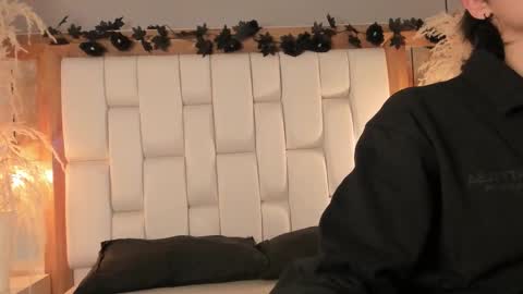 daphne_and_roger online show from 7, 1, 2026