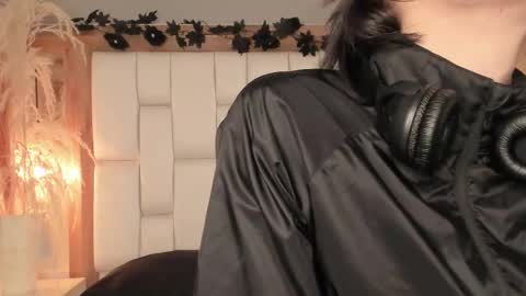 daphne_and_roger online show from 15, 1, 2026