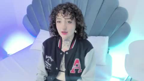 DaphneBlunt online show from 1, 12, 2025