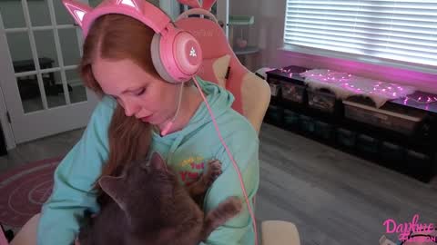 Daphne Madison online show from 28, 9, 2025