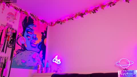 Daphne Madison online show from 7, 1, 2026