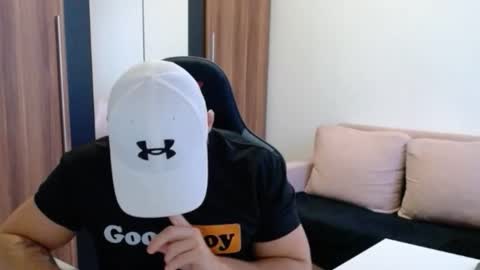 darius_94 online show from 23, 11, 2025