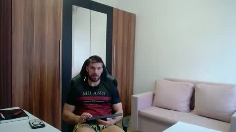 darius_94 online show from 12, 3, 2026