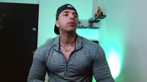 Darius Phoenix  online show from 5, 12, 2025