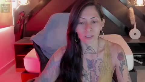 M I K A E L A online show from 28, 2, 2026