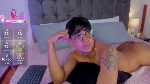 Snapshot of dark_hairy_ chatting on 5, 11, 2025 Andrew online show from 5, 11, 2025