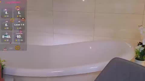 Lola online show from 10, 9, 2025