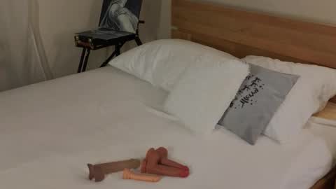 Lola online show from 2, 3, 2026