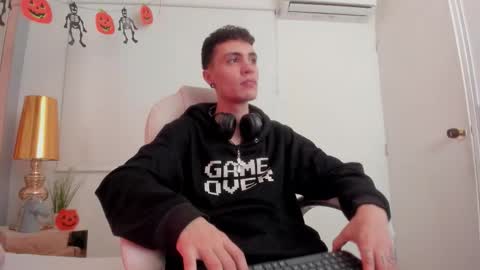 Snapshot of dark_sun333 chatting on 28, 10, 2025 dark_sun333 online show from 28, 10, 2025