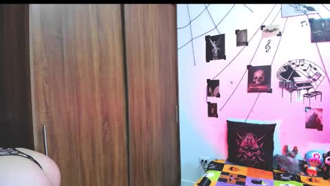 Hi Im Yuri  independent modelhelp me get my 111 hands upuwu online show from 25, 9, 2025