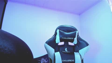 Hi Im Yuri  independent modelhelp me get my 111 hands upuwu online show from 28, 2, 2026