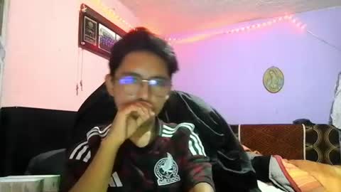 Snapshot of darknex_ chatting on 13, 7, 2026 Jose Ian online show from 13, 7, 2026