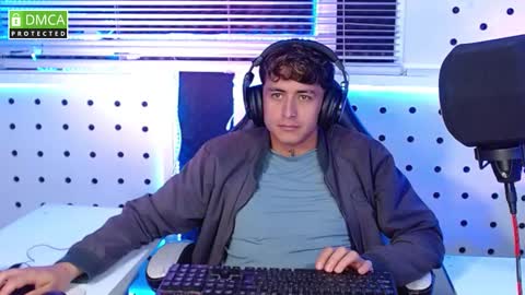 Snapshot of darko0717 chatting on 12, 10, 2025 DARKO0717 online show from 12, 10, 2025