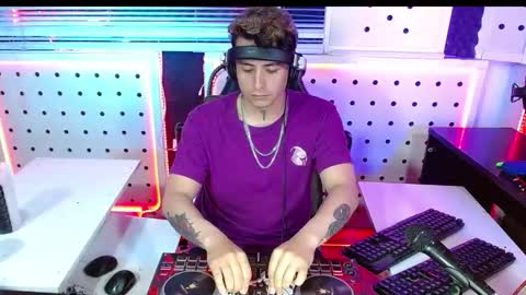 Snapshot of darko0717 chatting on 25, 10, 2025 DARKO0717 online show from 25, 10, 2025