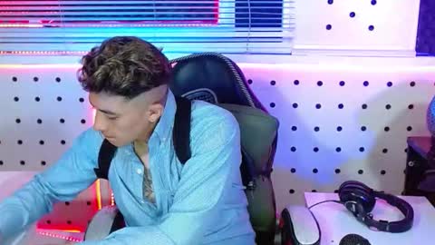 Snapshot of darko0717 chatting on 4, 11, 2025 DARKO0717 online show from 4, 11, 2025