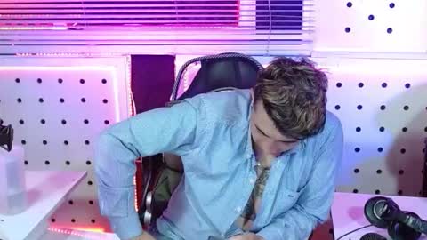 Snapshot of darko0717 chatting on 4, 11, 2025 DARKO0717 online show from 4, 11, 2025