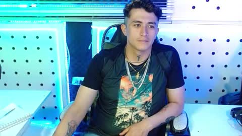 Snapshot of darko0717 chatting on 14, 11, 2025 DARKO0717 online show from 14, 11, 2025