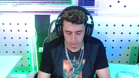 Snapshot of darko0717 chatting on 22, 11, 2025 DARKO0717 online show from 22, 11, 2025