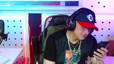 Snapshot of darko0717 chatting on 26, 11, 2025 DARKO0717 online show from 26, 11, 2025