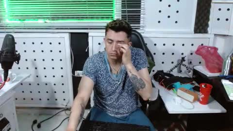 Snapshot of darko0717 chatting on 1, 12, 2025 DARKO0717 online show from 1, 12, 2025