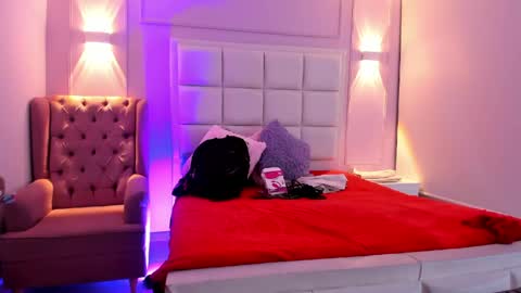 Jhon y Lucy online show from 25, 5, 2026