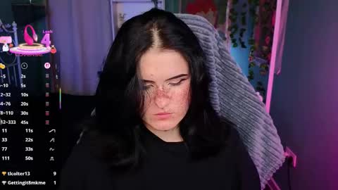 Snapshot of darksh1ne chatting on 18, 10, 2025 Shine online show from 18, 10, 2025