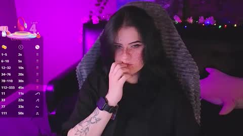 Snapshot of darksh1ne chatting on 21, 10, 2025 Shine online show from 21, 10, 2025