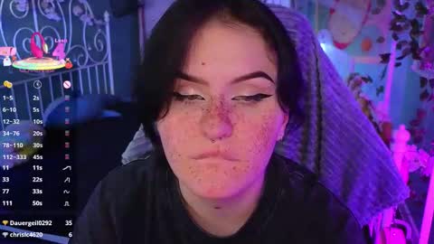 Snapshot of darksh1ne chatting on 28, 10, 2025 Shine online show from 28, 10, 2025