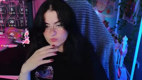 Snapshot of darksh1ne chatting on 29, 10, 2025 Shine online show from 29, 10, 2025