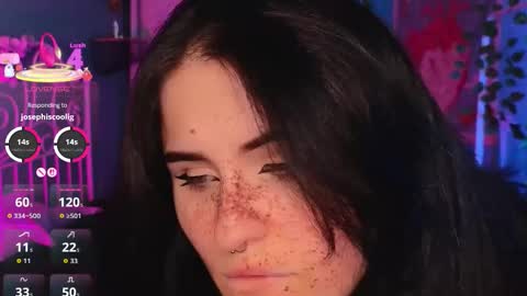 Snapshot of darksh1ne chatting on 21, 11, 2025 Shine online show from 21, 11, 2025