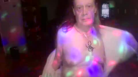 darla_darling1222101 online show from 18, 4, 2026