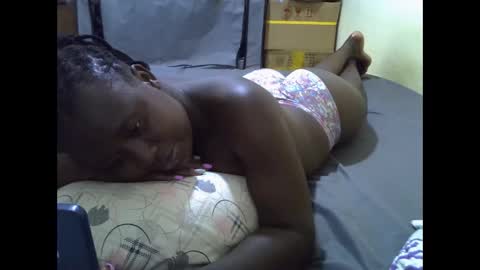 Snapshot of darling_ella chatting on 23, 10, 2025 darling_ella online show from 23, 10, 2025