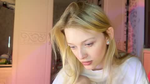 Snapshot of darlingdarinka chatting on 2, 3, 2025 D online show from 2, 3, 2025